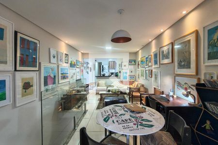 Sala de casa de condomínio para alugar com 2 quartos, 74m² em Maracanã, Praia Grande