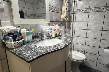 Banheiro de apartamento para alugar com 1 quarto, 55m² em José Menino, Santos
