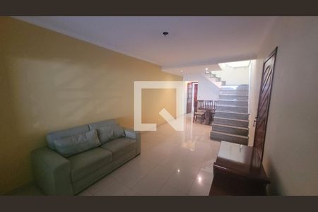 Sala de casa para alugar com 4 quartos, 250m² em Jardim Catarina, São Paulo