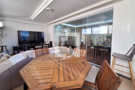 Sala 2 de casa de condomínio à venda com 4 quartos, 240m² em Ingá, Niterói