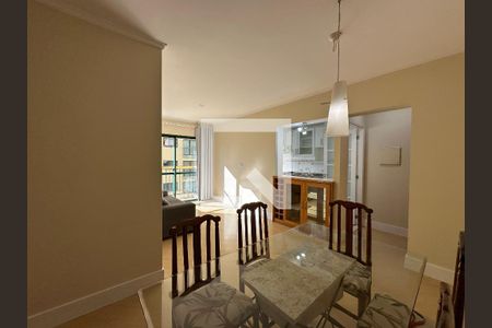 Sala de apartamento para alugar com 3 quartos, 90m² em Alphaville, Barueri