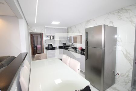 Sala / Cozinha de casa para alugar com 3 quartos, 315m² em Vila Verde, São Paulo