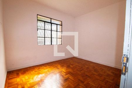 Quarto 01  de casa para alugar com 3 quartos, 99m² em Carlos Prates, Belo Horizonte