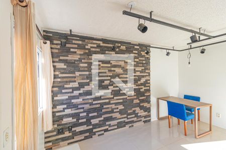 Sala de casa de condomínio para alugar com 2 quartos, 100m² em Igara, Canoas