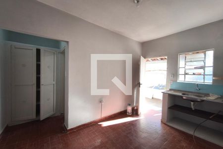 Cozinha de casa para alugar com 1 quarto, 40m² em Jardim dos Oliveiras, Campinas