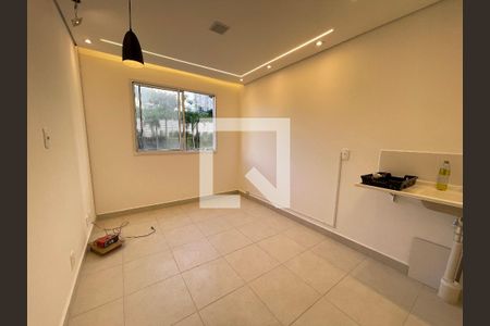 Sala de apartamento para alugar com 2 quartos, 32m² em Jardim Celeste, São Paulo