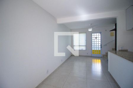 Sala  de casa de condomínio para alugar com 2 quartos, 87m² em Vossoroca, Votorantim