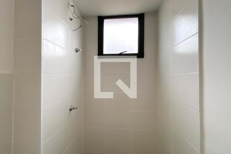 Banheiro da Suíte de apartamento à venda com 2 quartos, 51m² em Estoril, Belo Horizonte