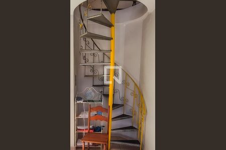 Sala 1° andar  de casa à venda com 2 quartos, 179m² em Ramos, Rio de Janeiro