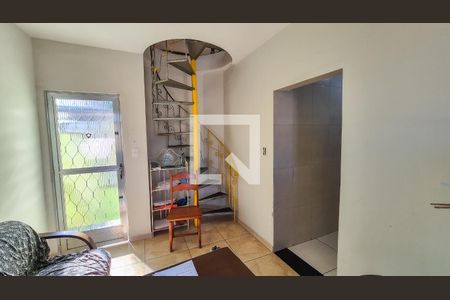 Sala 1° andar  de casa à venda com 2 quartos, 179m² em Ramos, Rio de Janeiro