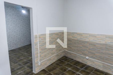 Sala de casa para alugar com 1 quarto, 60m² em Brás de Pina, Rio de Janeiro