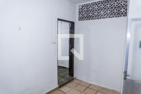 Sala 2 de casa para alugar com 1 quarto, 60m² em Brás de Pina, Rio de Janeiro