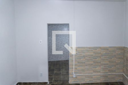 Sala de casa para alugar com 1 quarto, 60m² em Brás de Pina, Rio de Janeiro
