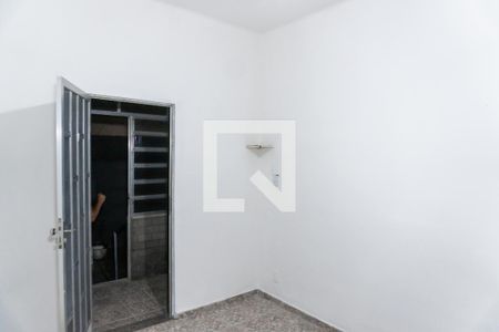 Sala de casa para alugar com 1 quarto, 70m² em Brás de Pina, Rio de Janeiro