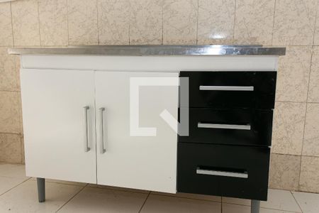 Cozinha  de casa de condomínio para alugar com 2 quartos, 80m² em Vila Esperança, São Paulo