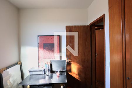 Quarto de apartamento à venda com 3 quartos, 71m² em Cachoeirinha, Belo Horizonte