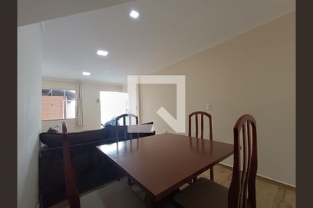 SALA de casa de condomínio para alugar com 2 quartos, 70m² em Condomínio Porto Seguro, Rio das Ostras