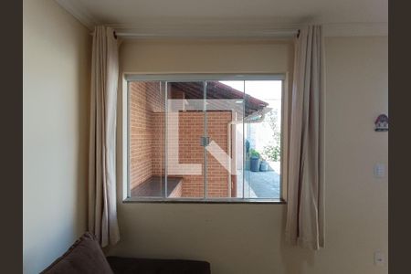 SALA de casa de condomínio para alugar com 2 quartos, 70m² em Condomínio Porto Seguro, Rio das Ostras