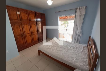 QUARTO 1 de casa de condomínio para alugar com 2 quartos, 70m² em Condomínio Porto Seguro, Rio das Ostras