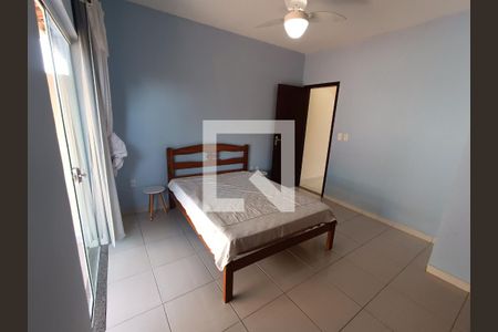 QUARTO 1 de casa de condomínio para alugar com 2 quartos, 70m² em Condomínio Porto Seguro, Rio das Ostras