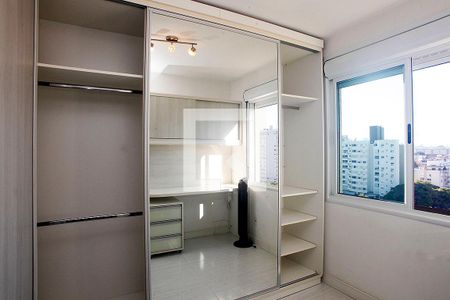 Quarto Suíte Detalhe Closet de apartamento à venda com 1 quarto, 66m² em Petrópolis, Porto Alegre