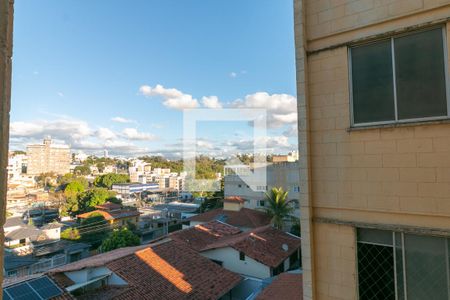 Apartamento à venda com 2 quartos, 60m² em São João Batista, Belo Horizonte