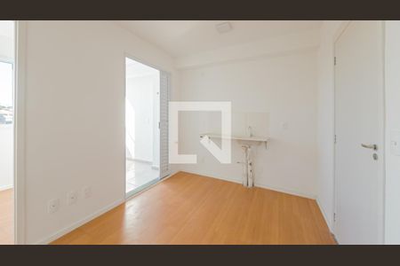 Sala/Cozinha de apartamento para alugar com 2 quartos, 29m² em Jardim Danfer, São Paulo
