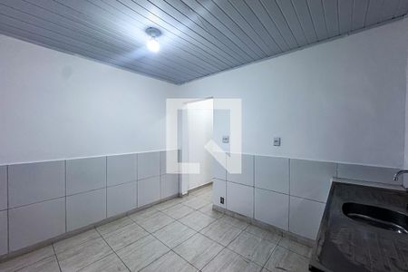 Cozinha de casa para alugar com 2 quartos, 100m² em Vila Bertioga, São Paulo