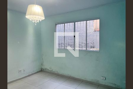 Casa para alugar com 2 quartos, 100m² em Parque dos Bancarios, São Paulo