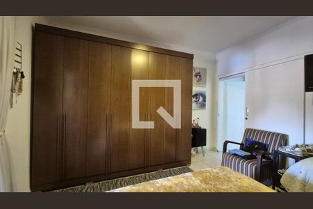 Quarto de casa à venda com 4 quartos, 300m² em Vila Cecilia Maria, Santo André