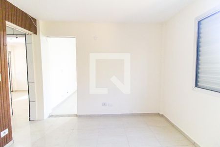 Quarto 1 de apartamento para alugar com 2 quartos, 44m² em Conjunto Habitacional Fazenda do Carmo, São Paulo