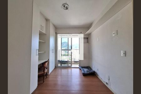 Quarto de apartamento para alugar com 3 quartos, 120m² em Botafogo, Rio de Janeiro
