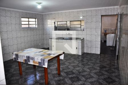 Cozinha de casa para alugar com 2 quartos, 120m² em Jardim Santa Lucrecia, São Paulo
