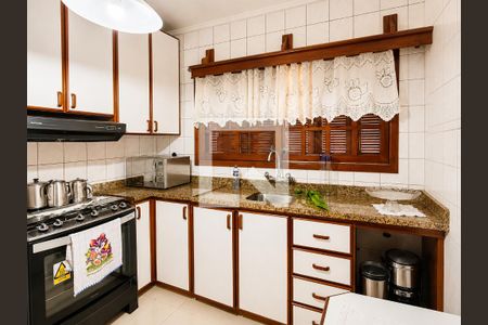 Cozinha 2 de casa para alugar com 4 quartos, 340m² em Centro, Gravataí