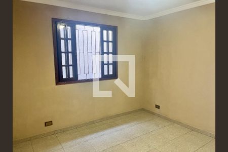 Casa para alugar com 4 quartos, 300m² em Parque dos Bancarios, São Paulo