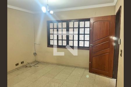 Casa para alugar com 4 quartos, 300m² em Parque dos Bancarios, São Paulo