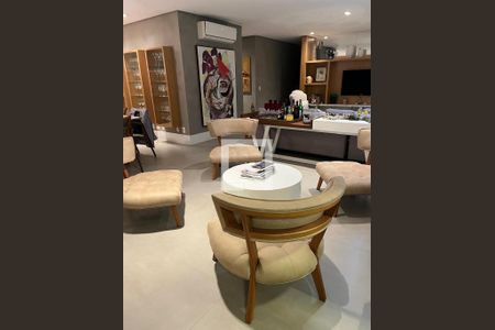 Sala de apartamento à venda com 3 quartos, 213m² em Cambuí, Campinas
