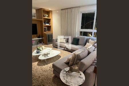 Sala  de apartamento à venda com 3 quartos, 213m² em Cambuí, Campinas