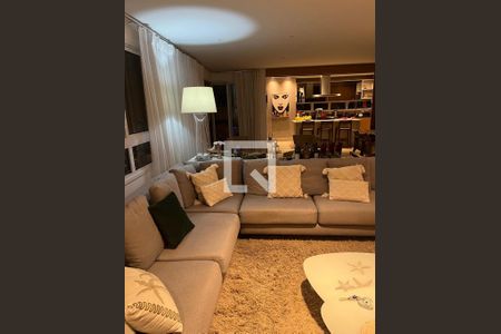 Sala  de apartamento à venda com 3 quartos, 213m² em Cambuí, Campinas
