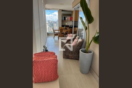 Sala de apartamento à venda com 3 quartos, 213m² em Cambuí, Campinas