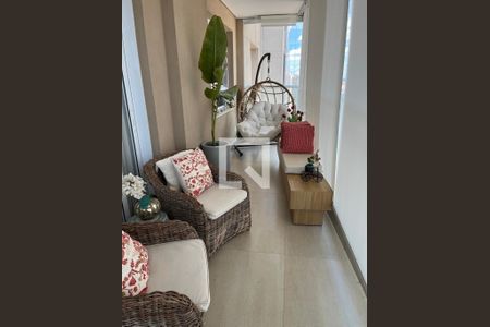 Sala de apartamento à venda com 3 quartos, 213m² em Cambuí, Campinas