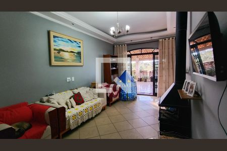 Casa para alugar com 4 quartos, 400m² em Jardim Imperador, Suzano