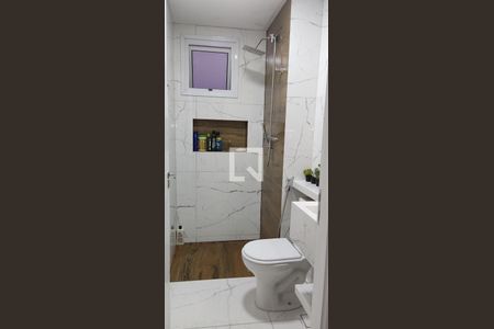 Banheiro de apartamento à venda com 2 quartos, 42m² em Parque Arariba, São Paulo
