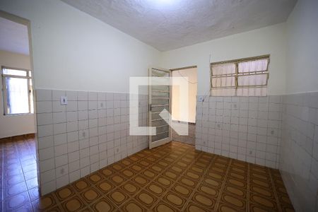 Sala de casa para alugar com 2 quartos, 77m² em Vila Robertina, São Paulo