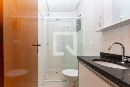 Banheiro Social de casa de condomínio para alugar com 2 quartos, 50m² em Vila Nova Mazzei, São Paulo