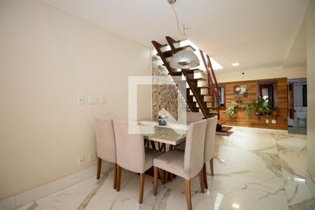 Sala de casa à venda com 4 quartos, 400m² em Cruzeiro Velho, Brasília