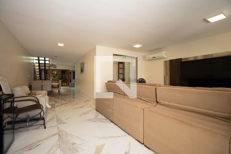 Sala de casa à venda com 4 quartos, 400m² em Cruzeiro Velho, Brasília