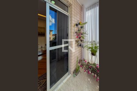 Apartamento à venda com 3 quartos, 63m² em Camargos, Belo Horizonte