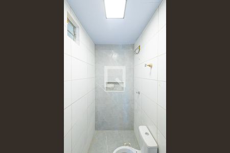 Banheiro de casa para alugar com 1 quarto, 43m² em São Salvador, Belo Horizonte