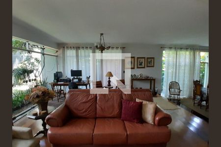 Casa à venda com 4 quartos, 450m² em Vila Mariana, São Paulo